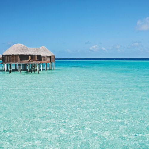 FB halaveli-maldives-hotel-private-island-1_HD